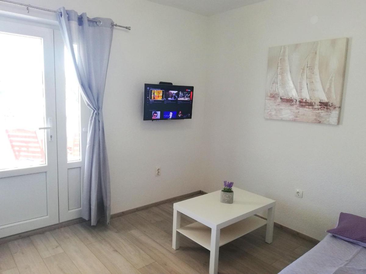 Apartments Amfora Gdinj Exterior foto